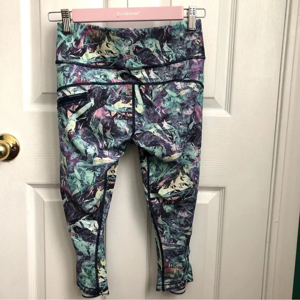 Lululemon Run Inspire Crop II Luxtreme size 4
